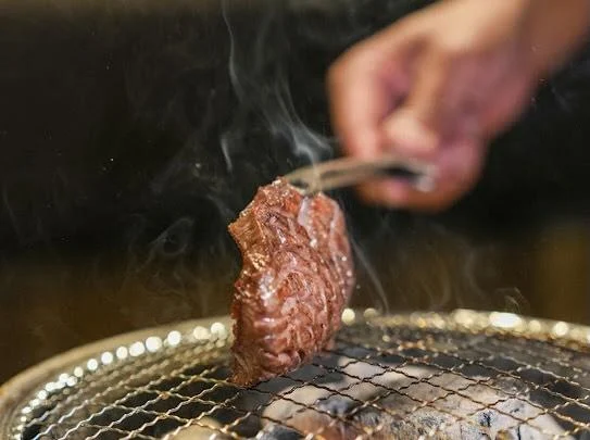 福岡天神の焼肉宴会なら『ぶち』で楽しむ！国産牛ホルモンとA5ランク和牛を堪能