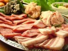 ホルモン焼肉ぶち 博多大名店_料理写真